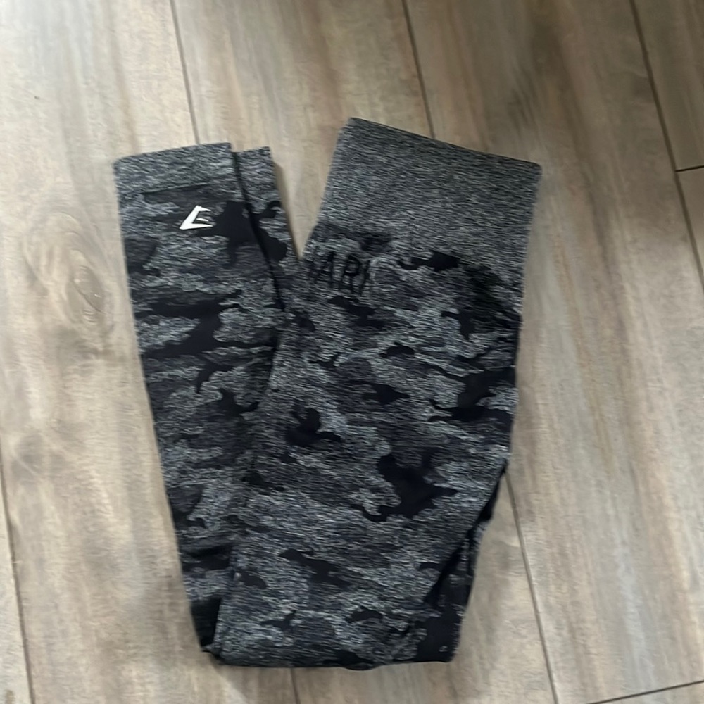 Gymshark 🦈 black camo medium